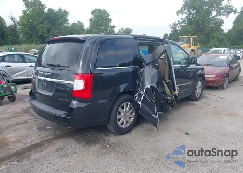 2016 Chrysler Town & Country Touring from USA, damaged, VIN 2C4RC1BG8GR298411